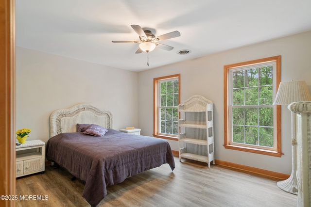 10 Hillside Avenue, Tuckerton, NJ 08087