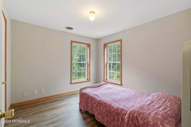 10 Hillside Avenue, Tuckerton, NJ 08087