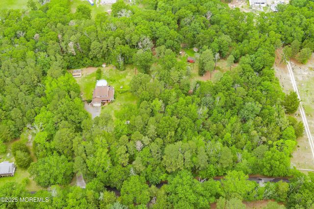10 Hillside Avenue, Tuckerton, NJ 08087