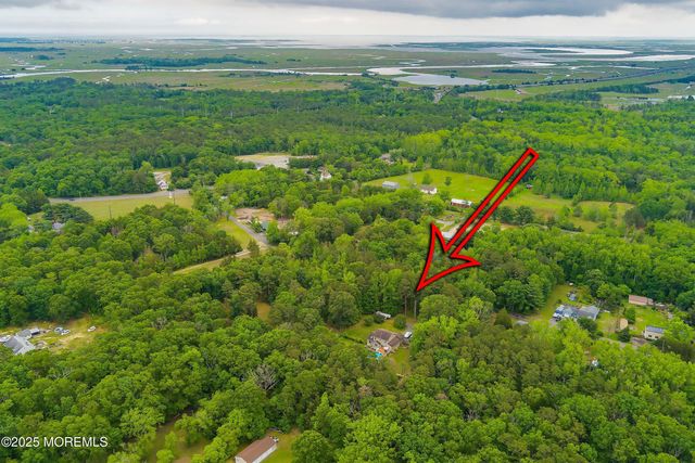 10 Hillside Avenue, Tuckerton, NJ 08087