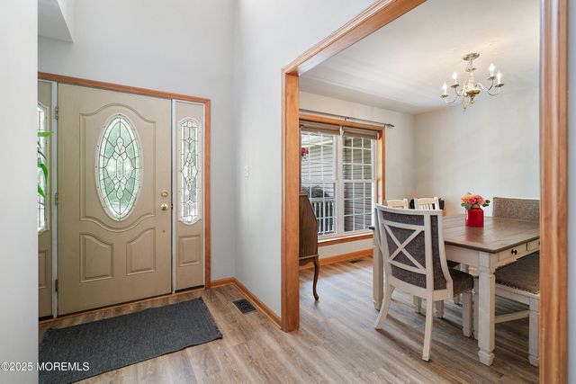 10 Hillside Avenue, Tuckerton, NJ 08087