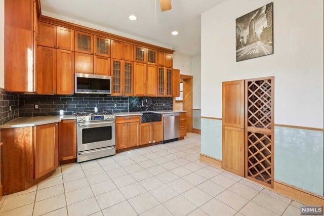 206 Park Street, Haworth, NJ 07641