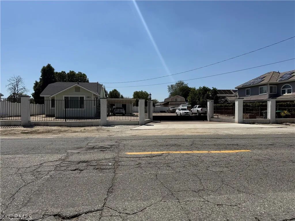 681 N Soboba, Hemet, CA 92544