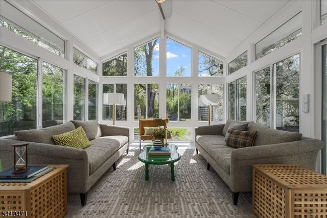 552 Summit Ave, Maplewood Twp., NJ 07040