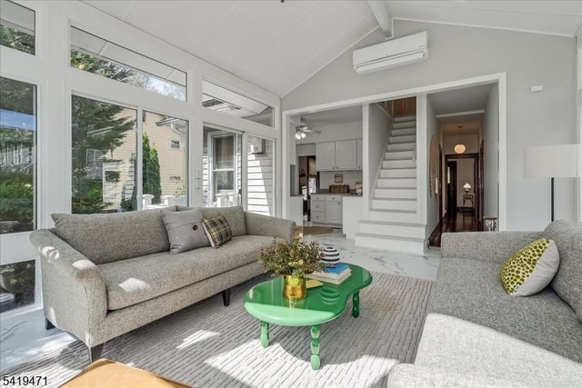 552 Summit Ave, Maplewood Twp., NJ 07040