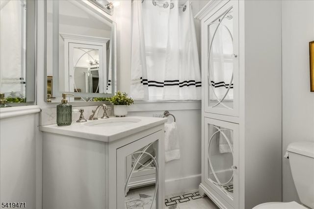 552 Summit Ave, Maplewood Twp., NJ 07040