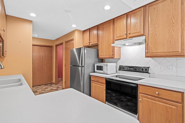 1384 130th Lane NE, Blaine, MN 55434