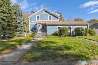 9 Haigh Avenue, East Lyme, CT 06357