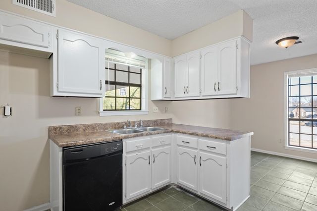 3955 SEAWIND CV, Memphis, TN 38115