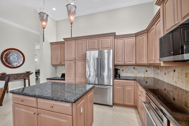 9774 Via Elegante, Wellington, FL 33411