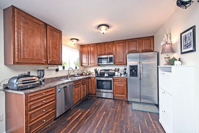 200 Lights Pointe Court, New Richmond, OH 45157