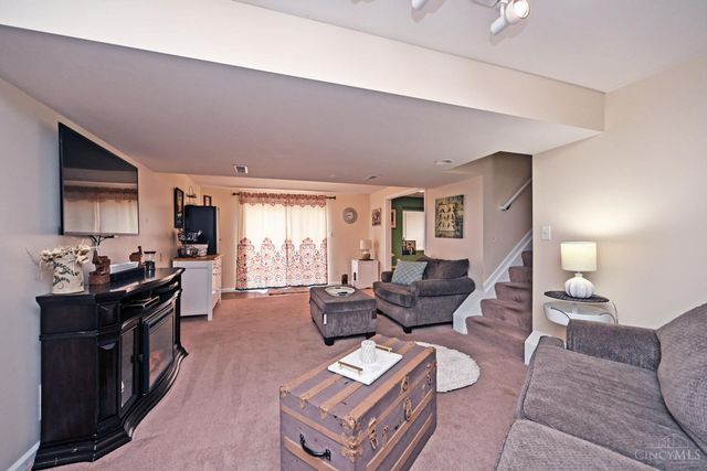 200 Lights Pointe Court, New Richmond, OH 45157