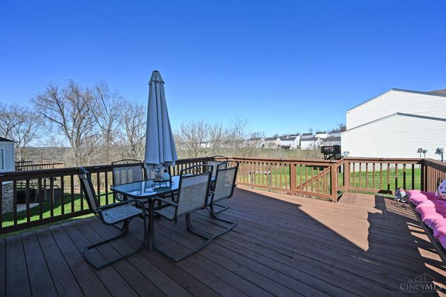 200 Lights Pointe Court, New Richmond, OH 45157