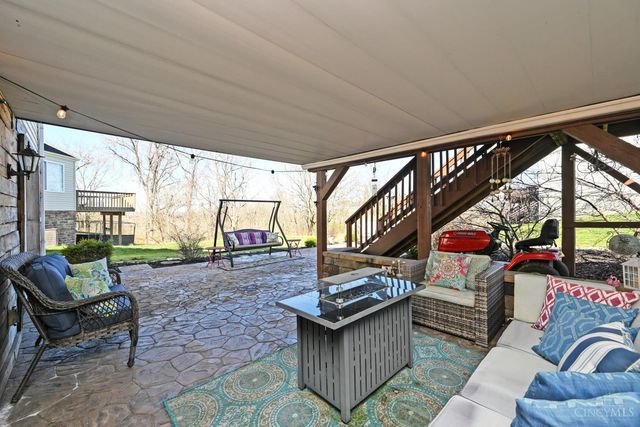 200 Lights Pointe Court, New Richmond, OH 45157