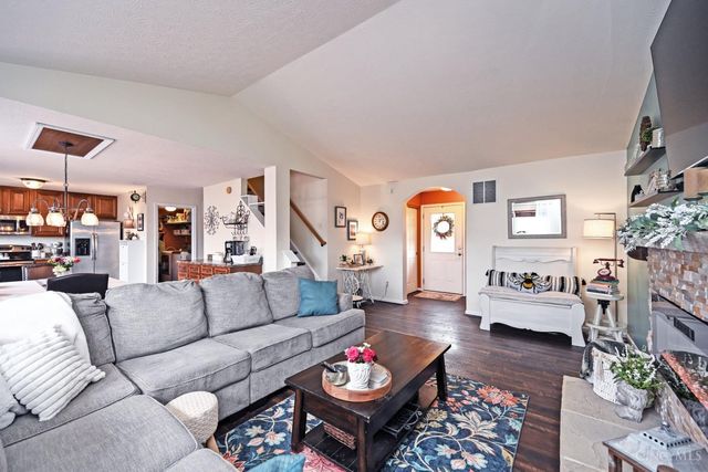 200 Lights Pointe Court, New Richmond, OH 45157