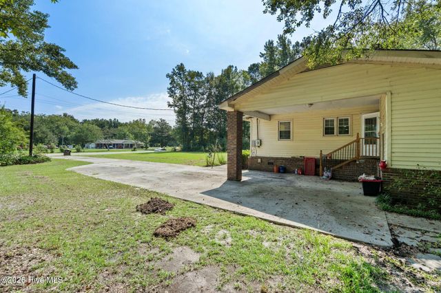 2373 Maco Road NE, Leland, NC 28451