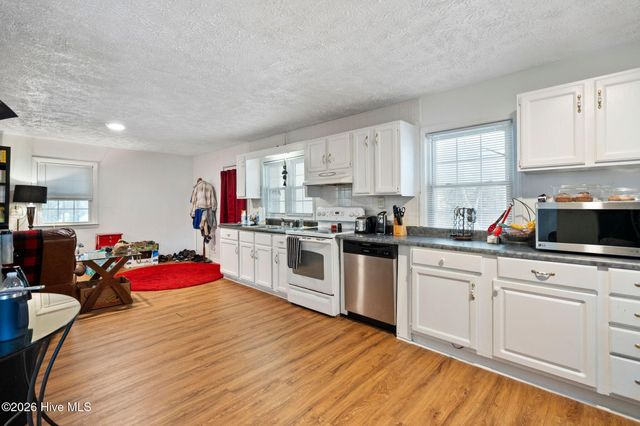 2373 Maco Road NE, Leland, NC 28451