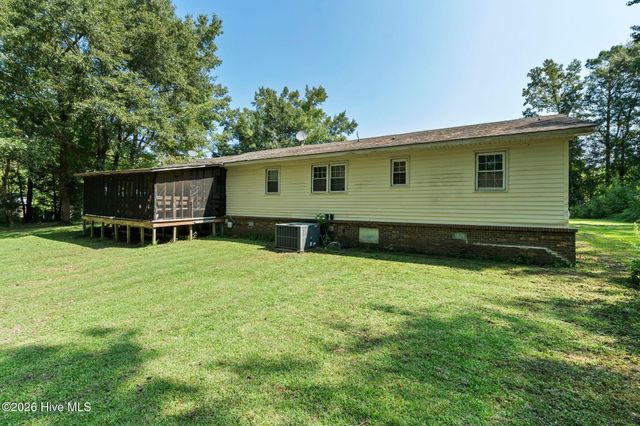 2373 Maco Road NE, Leland, NC 28451