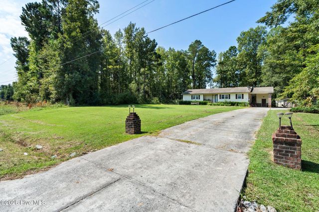 2373 Maco Road NE, Leland, NC 28451