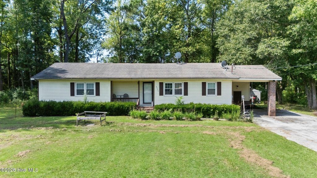2373 Maco Road NE, Leland, NC 28451