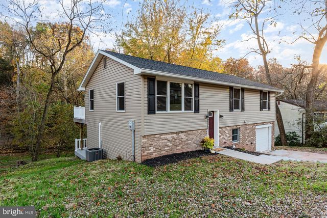 20 BALD CYPRESS CIR, Etters, PA 17319