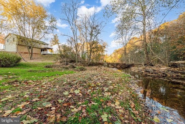 20 BALD CYPRESS CIR, Etters, PA 17319