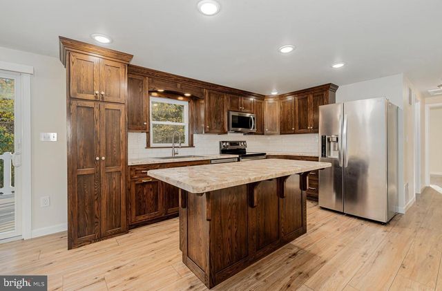 20 BALD CYPRESS CIR, Etters, PA 17319