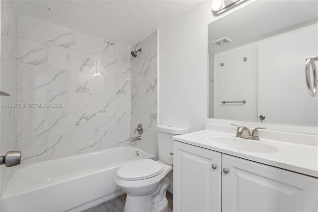 1301 SW 134th Way 213B, Pembroke Pines, FL 33027