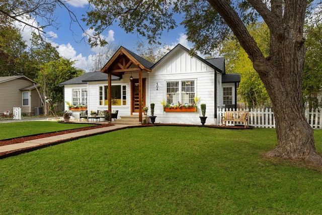 904 Fisher ST, Taylor, TX 76574
