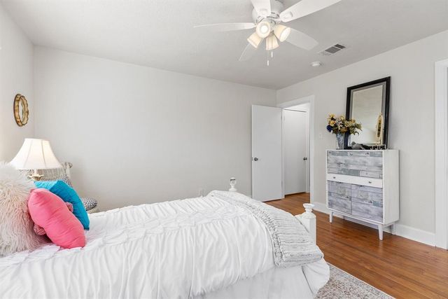 904 Fisher ST, Taylor, TX 76574
