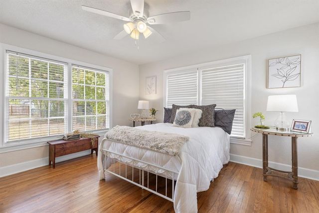 904 Fisher ST, Taylor, TX 76574