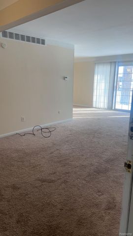 433 Fox Hills Drive S, Bloomfield Hills, MI 48304