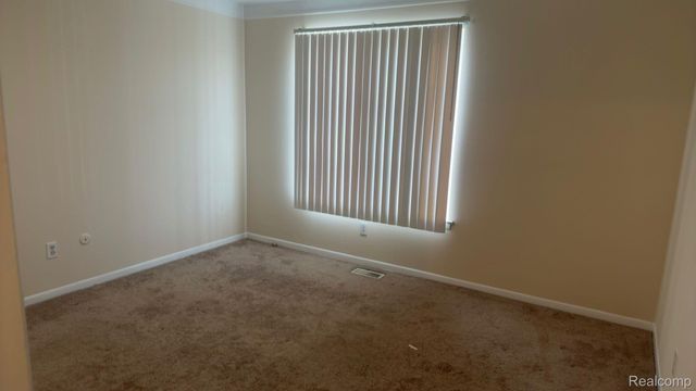 433 Fox Hills Drive S, Bloomfield Hills, MI 48304