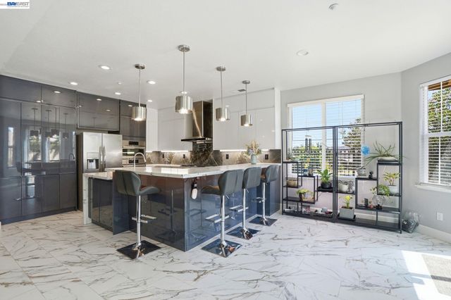 2742 St Andrews Dr, Brentwood, CA 94513
