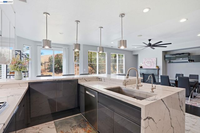 2742 St Andrews Dr, Brentwood, CA 94513