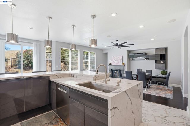 2742 St Andrews Dr, Brentwood, CA 94513
