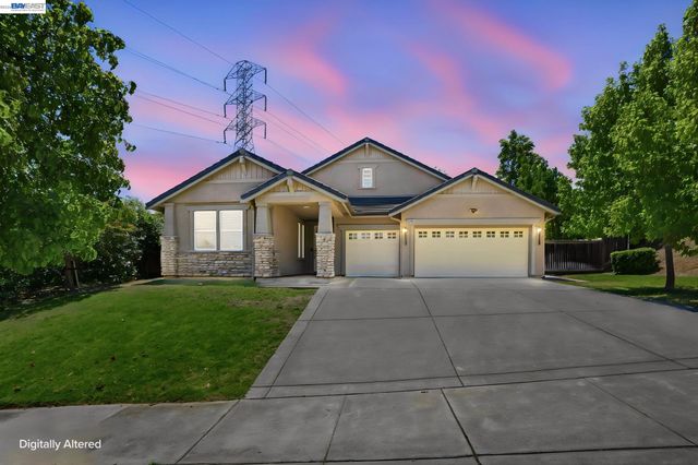 2742 St Andrews Dr, Brentwood, CA 94513