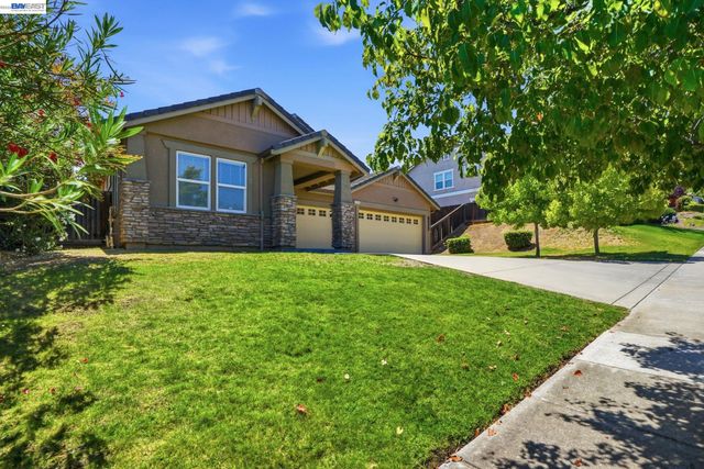2742 St Andrews Dr, Brentwood, CA 94513