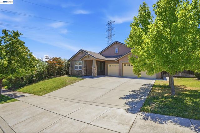 2742 St Andrews Dr, Brentwood, CA 94513