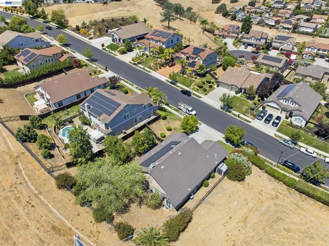 2742 St Andrews Dr, Brentwood, CA 94513