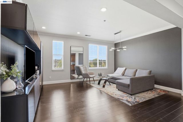 2742 St Andrews Dr, Brentwood, CA 94513
