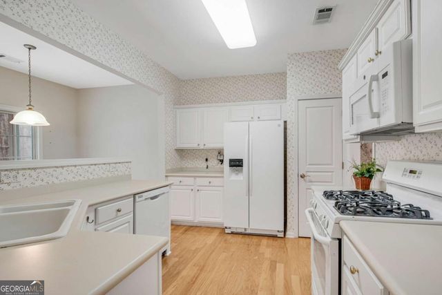 132 Churchcliff Drive, Woodstock, GA 30188