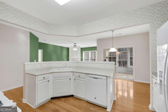 132 Churchcliff Drive, Woodstock, GA 30188