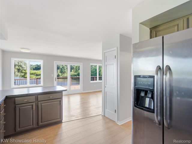 1675 Highland Park Drive, Highland Charter Township, MI 48356