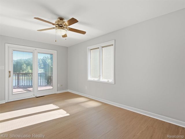 1675 Highland Park Drive, Highland Charter Township, MI 48356