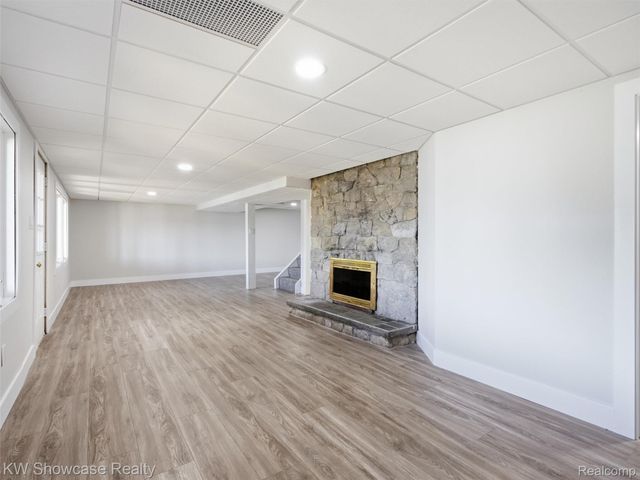 1675 Highland Park Drive, Highland Charter Township, MI 48356