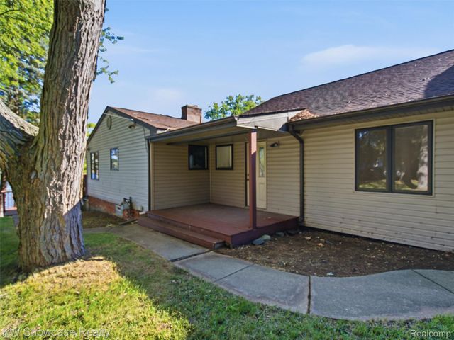 1675 Highland Park Drive, Highland Charter Township, MI 48356