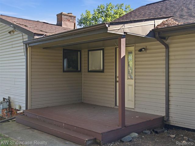 1675 Highland Park Drive, Highland Charter Township, MI 48356