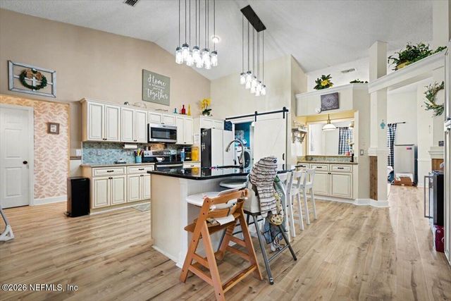 7653 CHELMSFORD Drive, Jacksonville, FL 32244