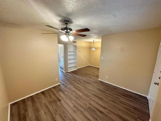 2401 Manor RD 220, Austin, TX 78722